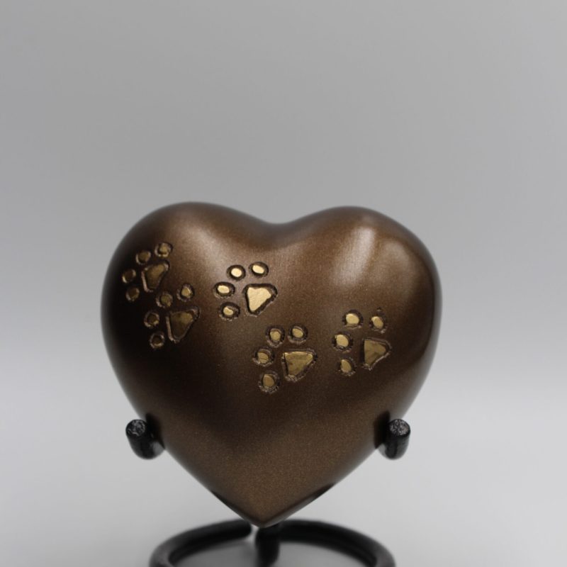 Urna Corazón con Huellas Café